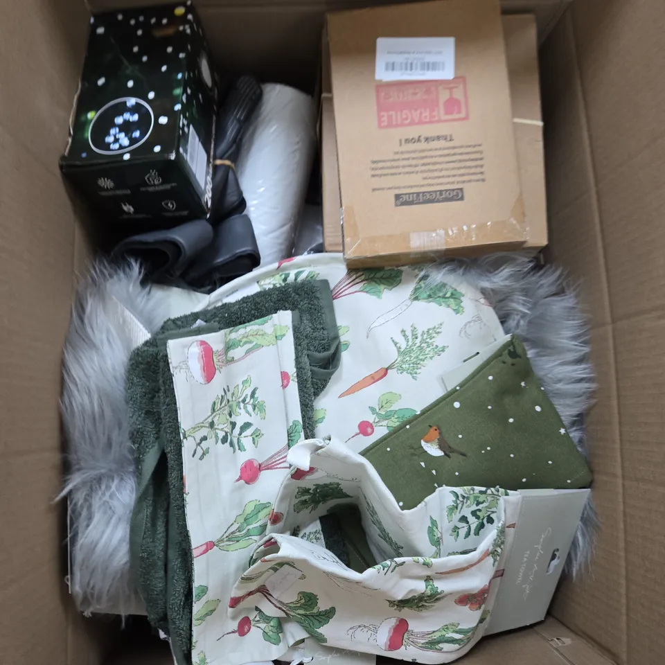 BOX OF APPROXIMATELY 15 ASSORTED HOUSEHOLD ITEMS  