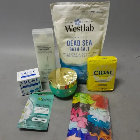 APPROXIMATELY 20 ASSORTED COSMETIC ITEMS TO INCLUDE - WESTLAB DEAD SEA BATH SALTS - CIDAL CLEANSING BARS - ASSORTED BOW HAIR CLIPS