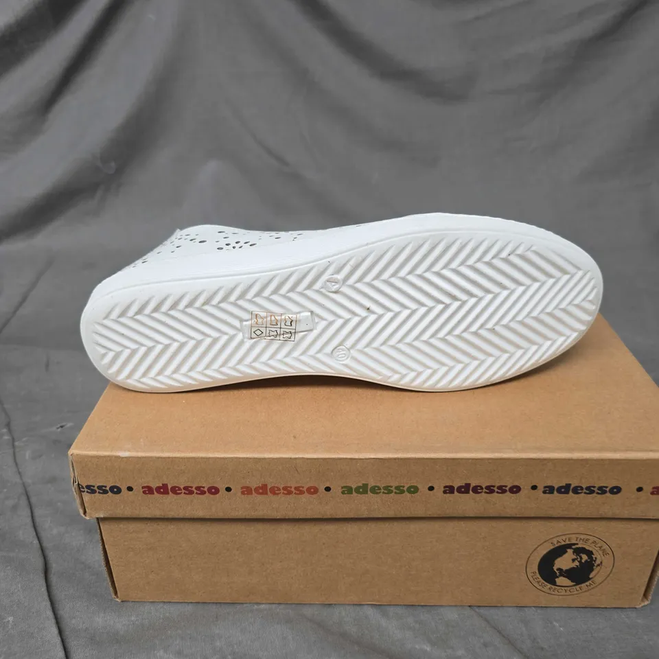 BOXED PAIR OF ADESSO FLORAL PINHOLE TRAINERS IN WHITE - 7