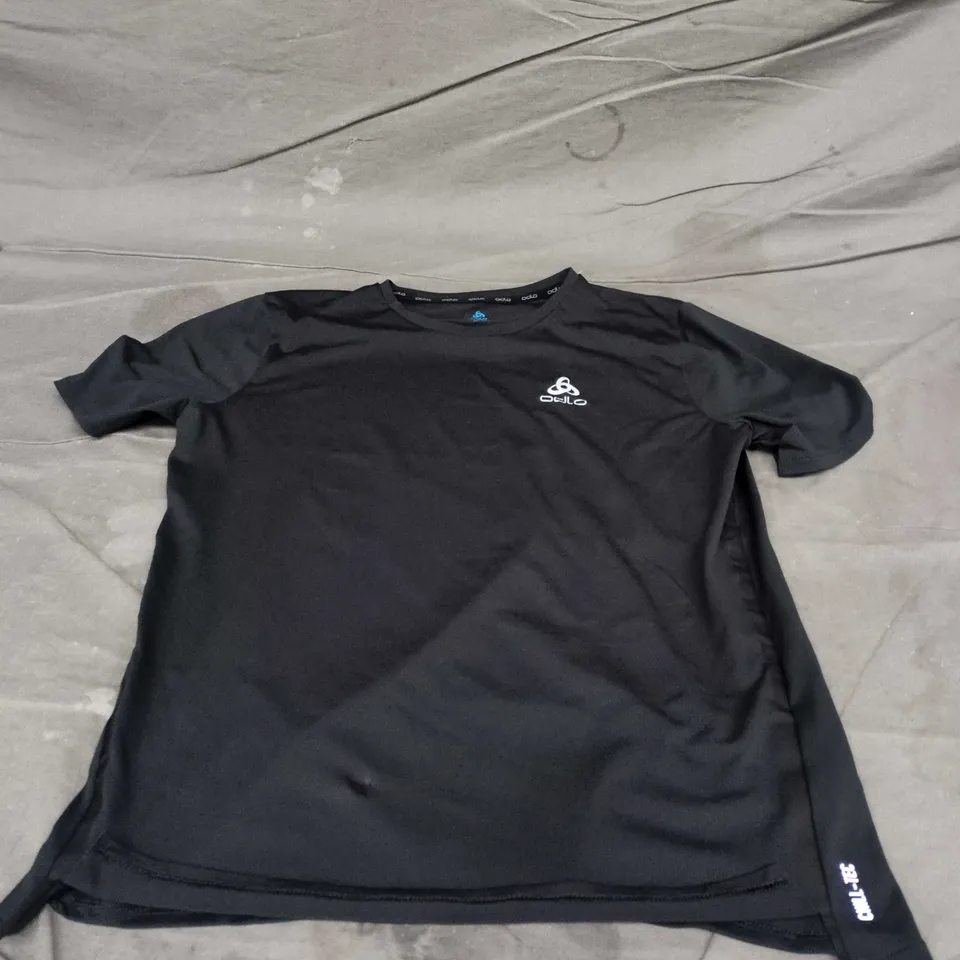 ODLO THE ZEROWEIGHT CHILL-TEC TEE IN BLACK – SIZE S