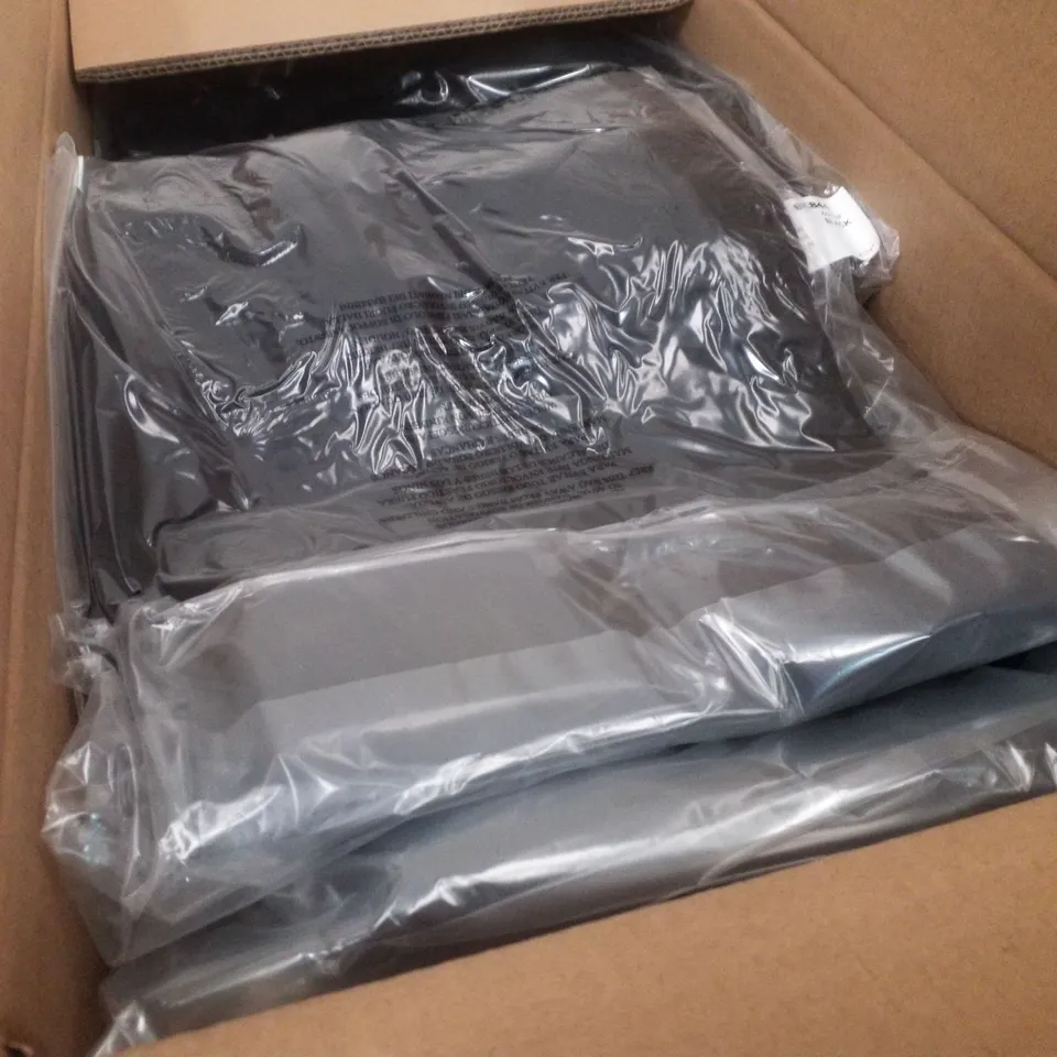 BOX CONTAINING APPROXIMATELY 16 BRAND NEW SIMPLY BE BLACK BARREL JEANS - SIZE 18R
