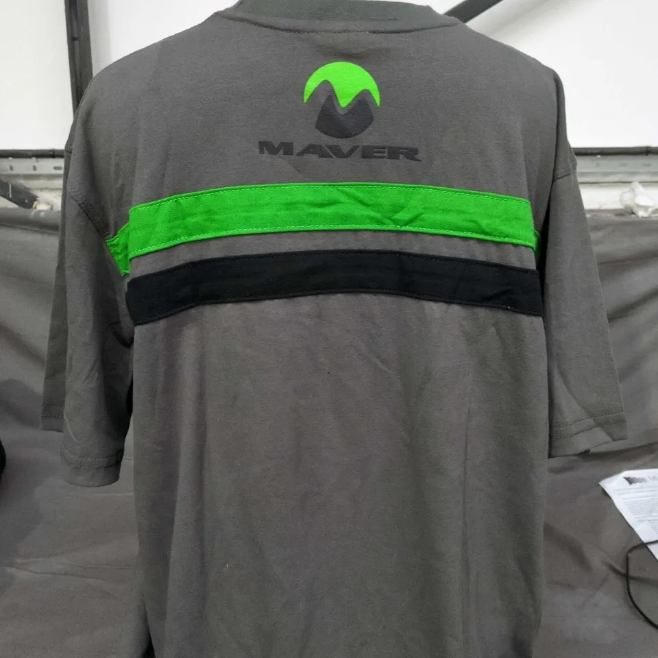 MAVER GREY CREW-NECK T-SHIRT WITH NEON GREEN STRIPE SIZE L