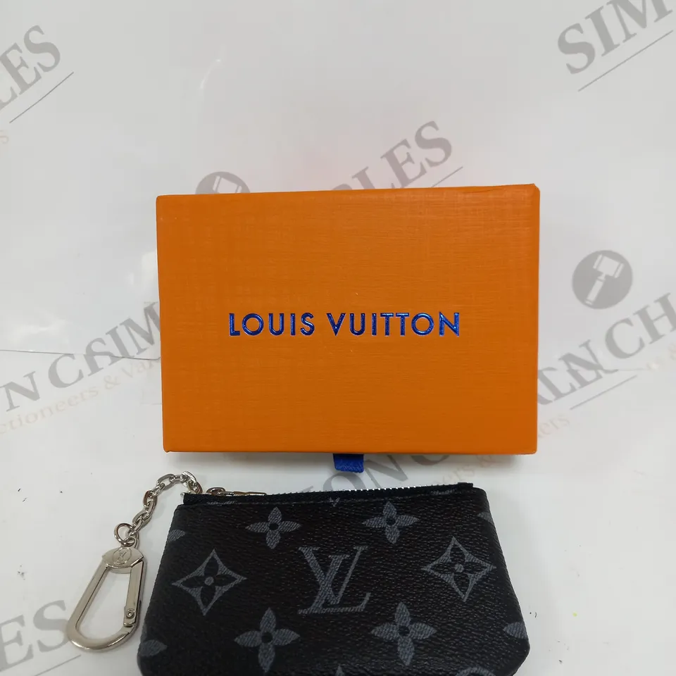 LOUIS VUITTON HANGING TROUSER POUCH 