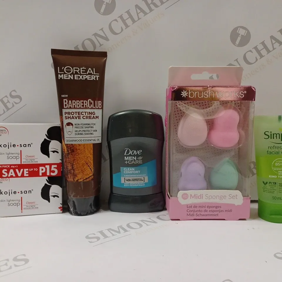 BOX OF APPROX 15 ASSORTED HEALTH AND BEAUTY ITEMS TO INCLUDE - BRUSHWORKS MIDI SPONGE SET - SIMPLE REFRESHING FACIAL WASH - DOVE CARE CLEAN COMFORT ECT