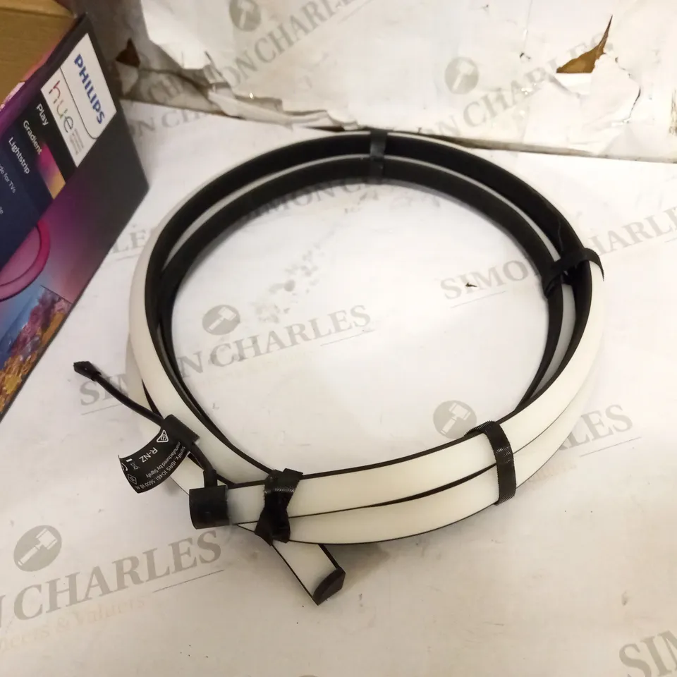 PHILIPS HUE GRADIENT LIGHTSTRIP FOR 65" TV