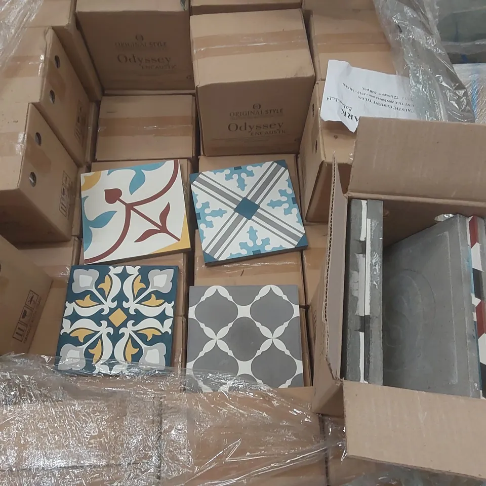 PALLET CONTAINING APPROXIMATELY 40x MIXED ENCAUSTIC TILE SETS - 60 x 60cm