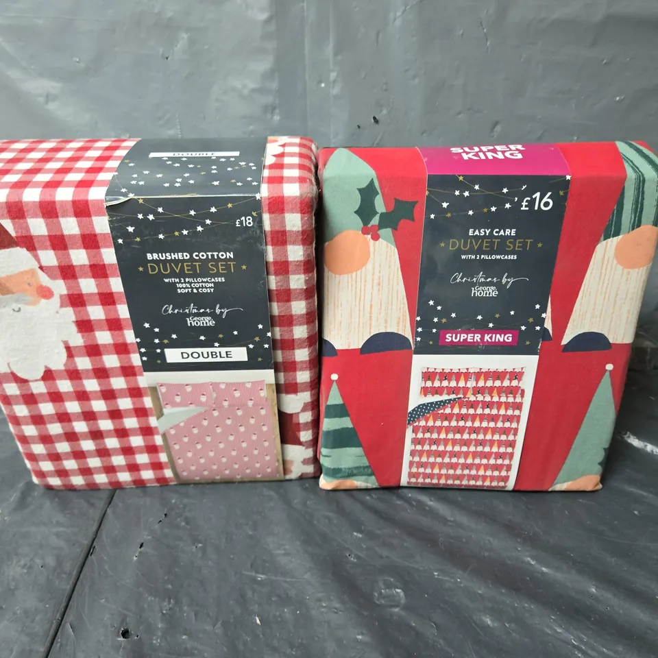 APPROXIMATELY 10 ASSORTED BEDDING ITEMS TO INCLUDE DUVETS - COLLECTIONS ONLY