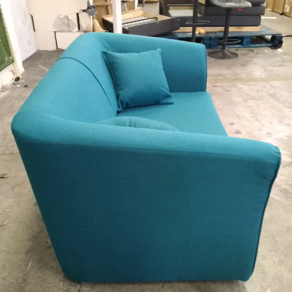 QUALITY DESIGNER LOVESEAT - TEAL FABRIC 
