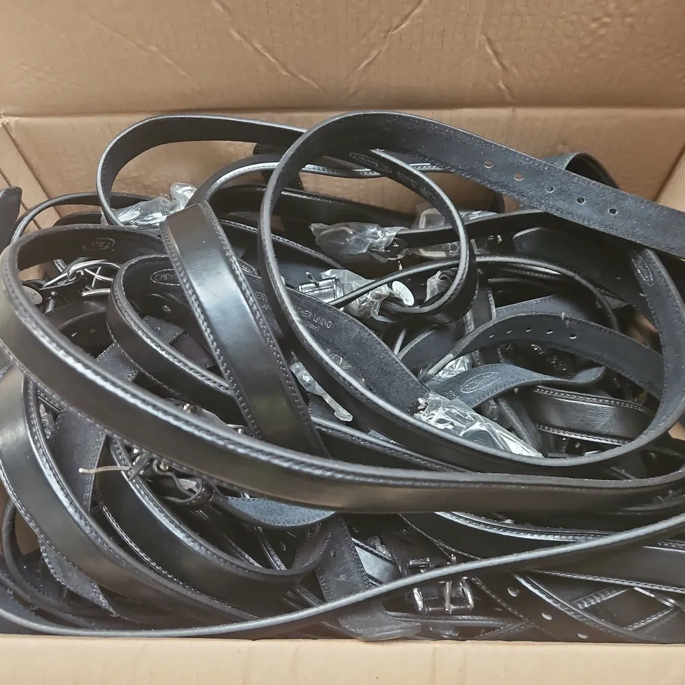APPROXIMATELY 35 ASSORTED CARABOU BONDED LEATHER BELTS IN BLACK IN VARIOUS SIZES