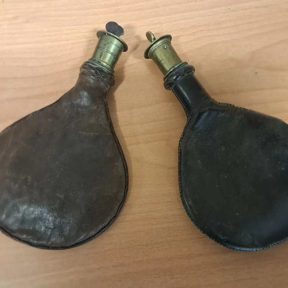 LOT OF 2 VINTAGE LEATHER GUNPOWDER POUCHES 