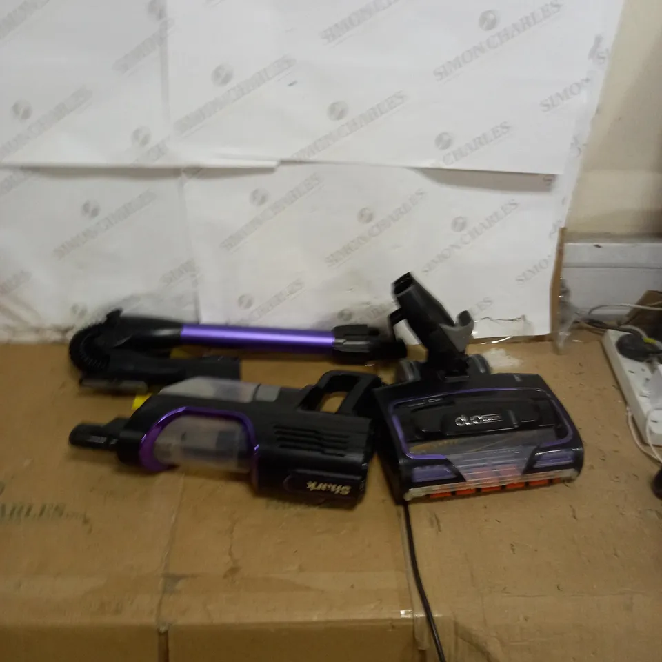 SHARK DOUBLE CLEAN VACCUM CLEANER