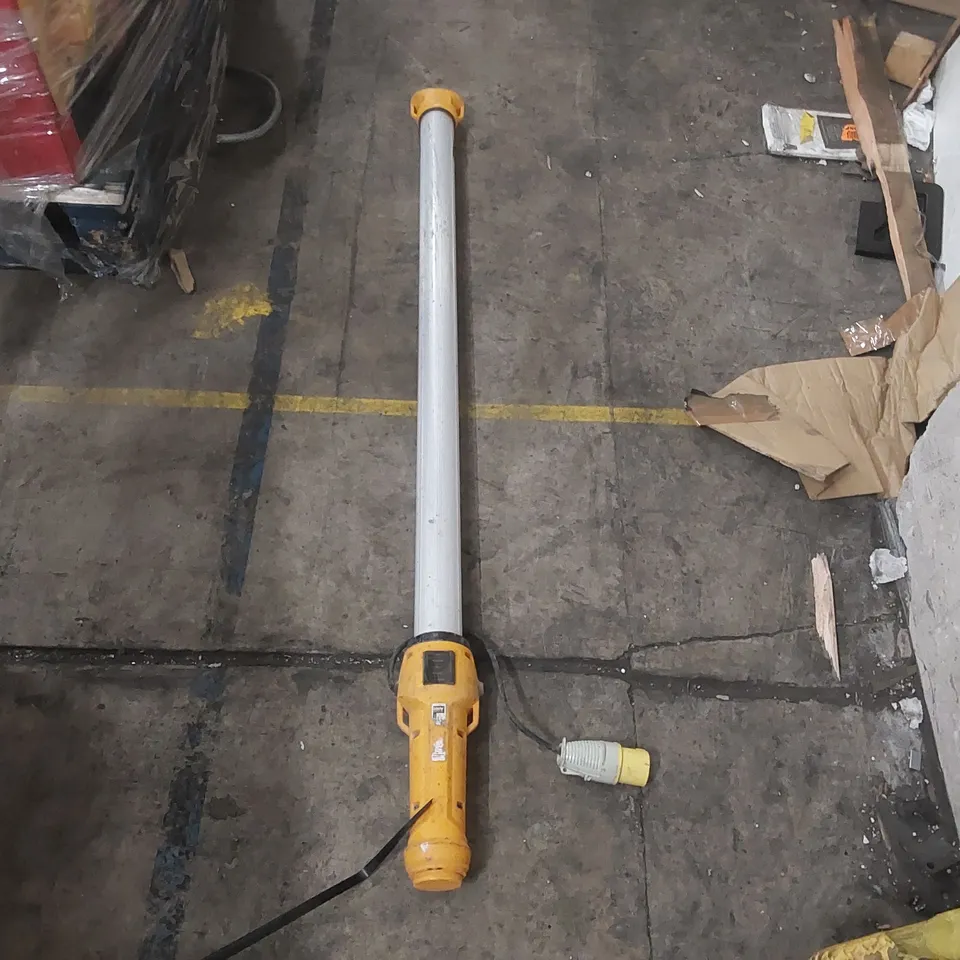 DEFENDER UPRIGHT LED STICK LIGHT