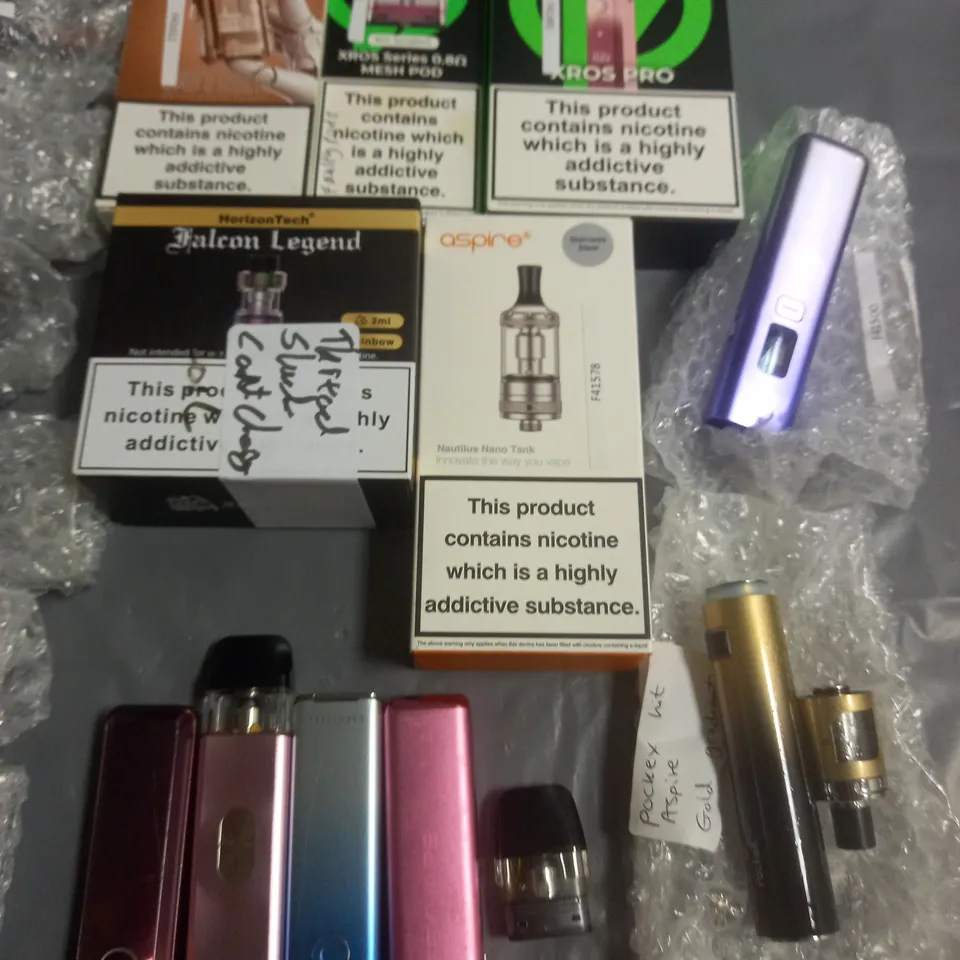 LOT OF APPROXIMATELY 25 ASSORTED VAPING ITEMS TO INCLUDE VAPORESSO AND ASPIRE