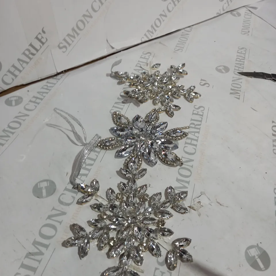 2 X JM BY JULIEN MACDONALD SET OF 4 SILVER SNOW HANGER