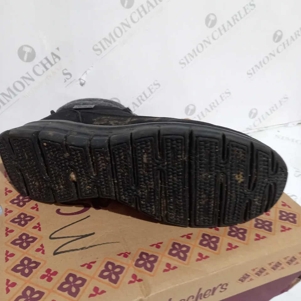 BOXED SKECHERS SYNERGY WARM TECH BOOTS, BLACK - SIZE 7