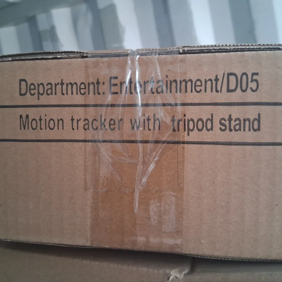 PALLET OF ASSORTED BRAND NEW PRODUCTS TO INCLUDE; USB A TO A CABLE, MOTION TRACKER WITH TRIPOD STAND AND VACUUM CLEANER ACCESSORY SET