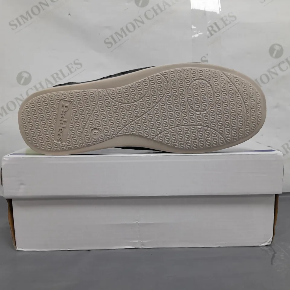 BOXED PAIR OF PADDERS LYDIA OPEN TOE SHOES IN BLACK SIZE 6