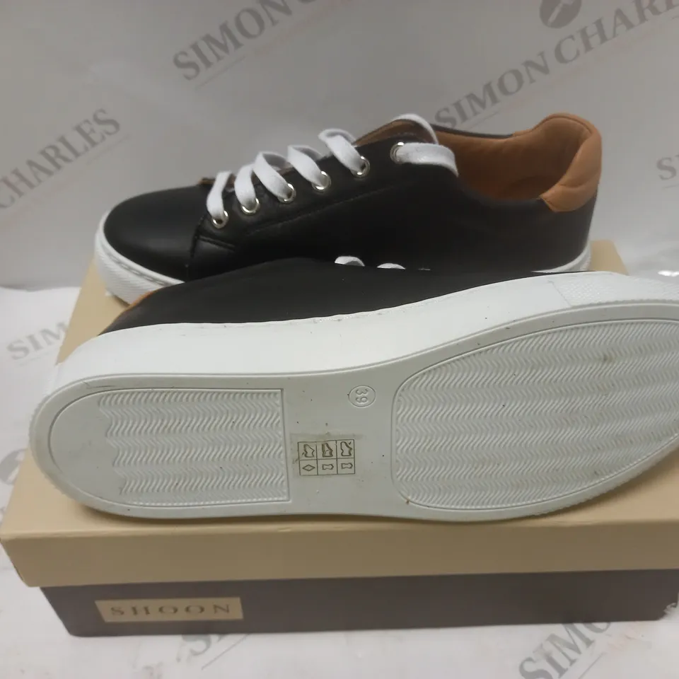 BOXED SHOON TAN AND BLACK LACED TRAINER - SIZE 6