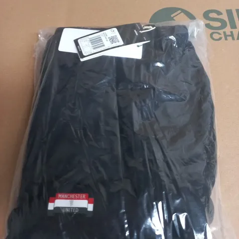 MANCHESTER UNITED CUFFED BLACK JOGGERS SIZE S