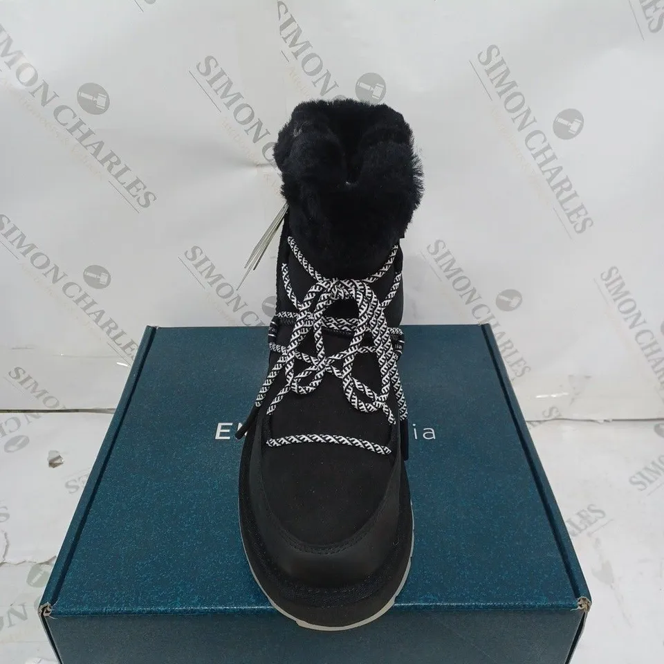 EMU BLURRED WATERPROOF BOOTS SIZE 7
