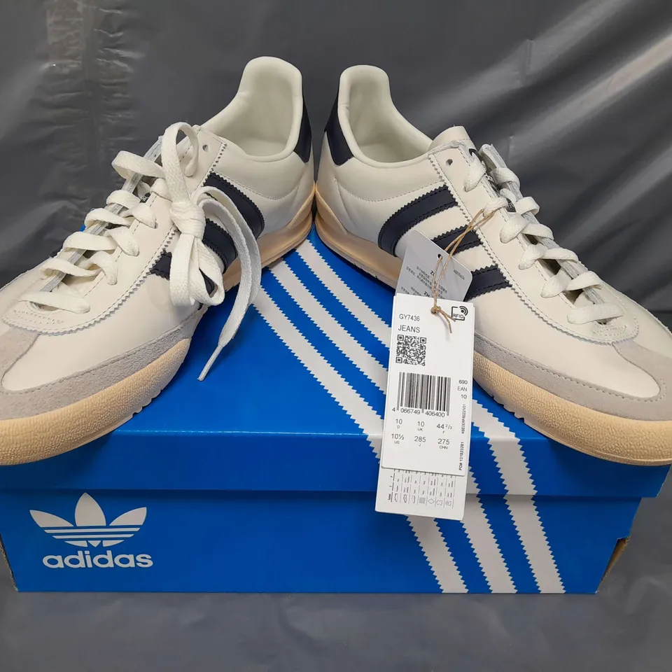 BOXED PAIR OF ADIDAS JEANS SHOES IN OFF WHITE/NAVY UK SIZE 10