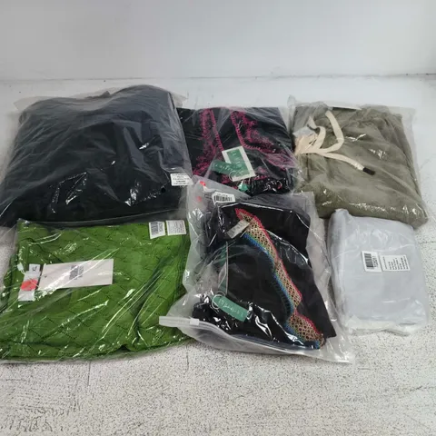 APPROXIMATELY 30 ASSORTED CLOTHING ITEMS IN VARIOUS SIZES, STYLES & COLOURS TO INCLUDE BRANDS SUCH AS LA MAREY, TAMSY, &MAISI, ETC - COLLECTION ONLY
