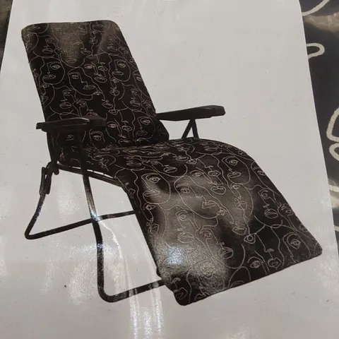 BRAND NEW BAGGED SET OF 2 MULTI-POSITION GARDEN RELAXER CHAIRS - ABSTRACT FACES