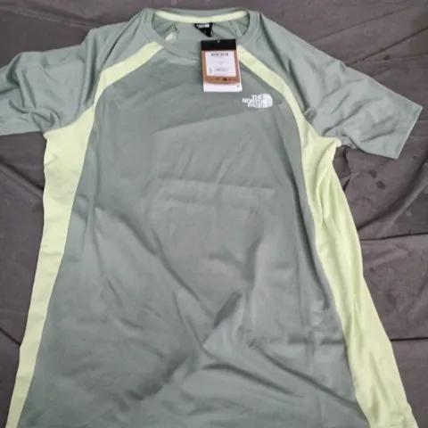 THE NORTH FACE MEN'S PERFORMANCE SS TEE SLATE MOSS β LARGE