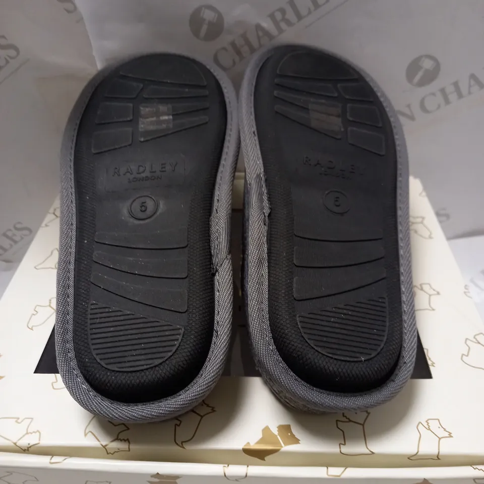 RADLEY COZY LADIES CHARCOAL SLIPPERS - UK SIZE 5