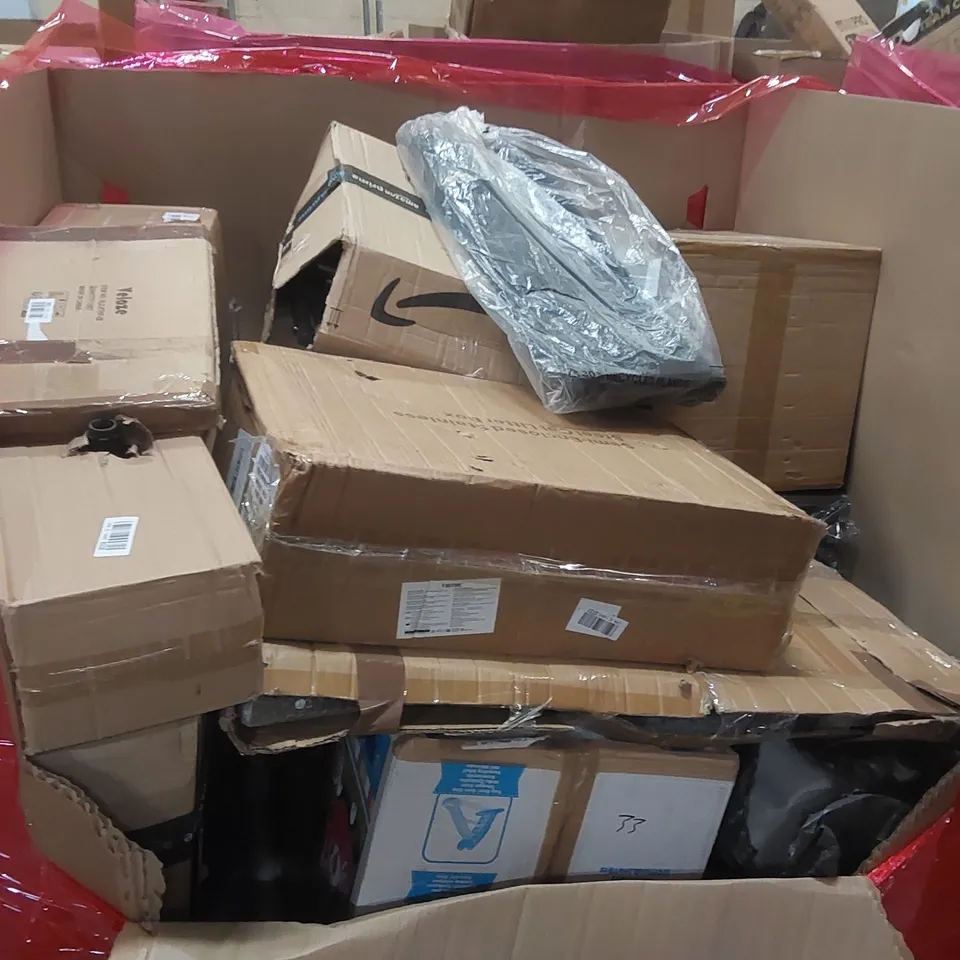 PALLET OF ASSORTED ITEMS INCLUDING: STEAM CLEANER, PLAYPEN, VACUUM CLEANER, KIDS BOOSTER SEAT ECT