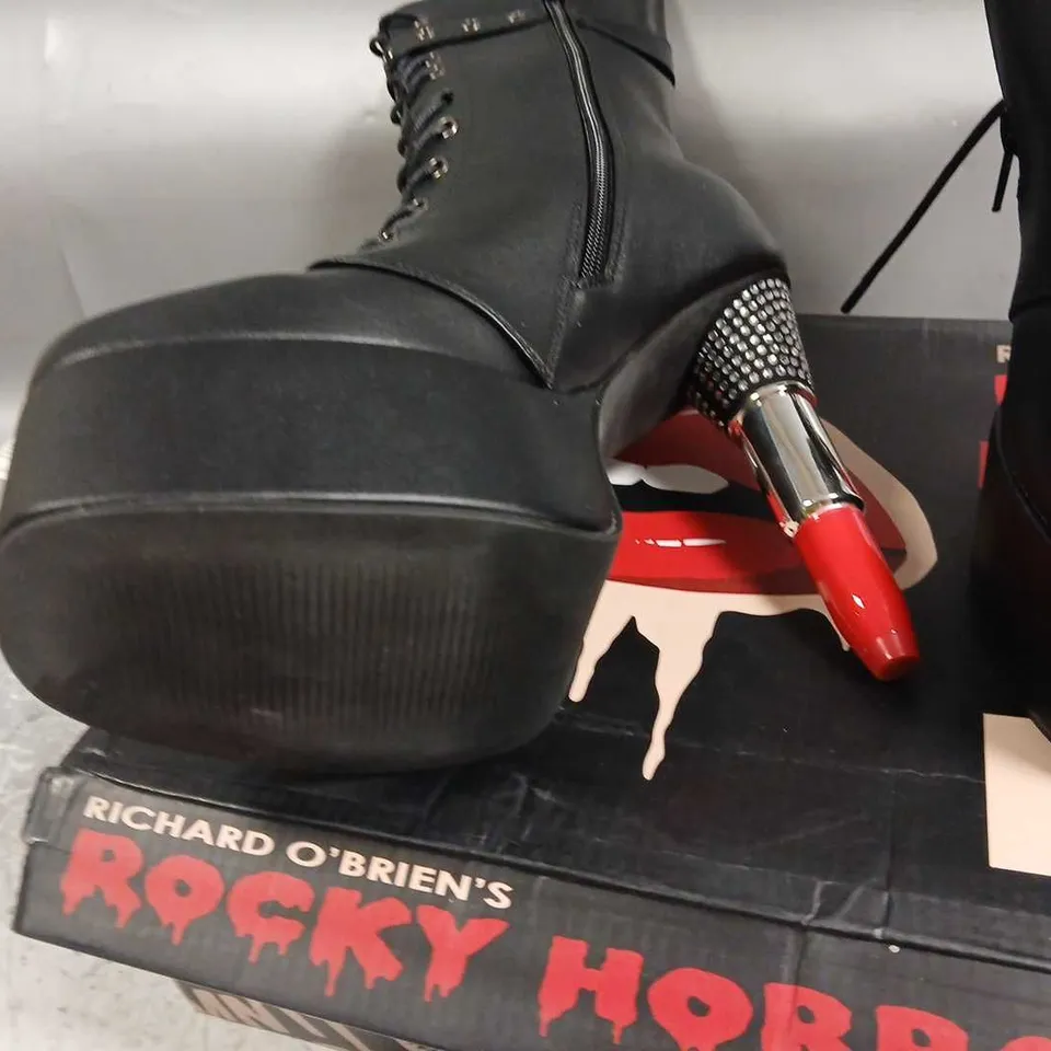 BOXED RICHARD O'BRIEN'S ROCKY HORROR X KOI THRILL ME LIPSTICK HEELED BOOTS SIZE 6