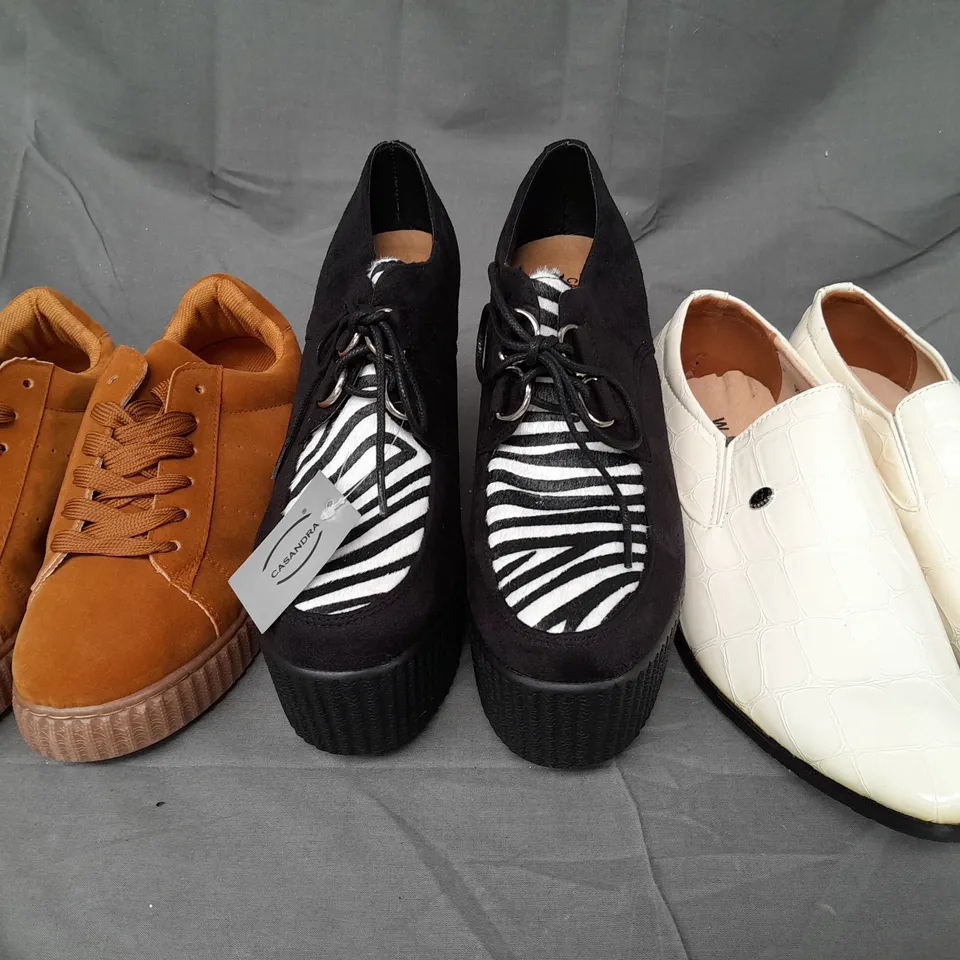 BOX OF APPROXIMATELY 20 ASSORTED PAIRS OF SHOES AND FOOTWEAR ITEMS IN VARIOUS STYLES AND SIZES TO INCLUDE KELSI, CASANDRA, ETC