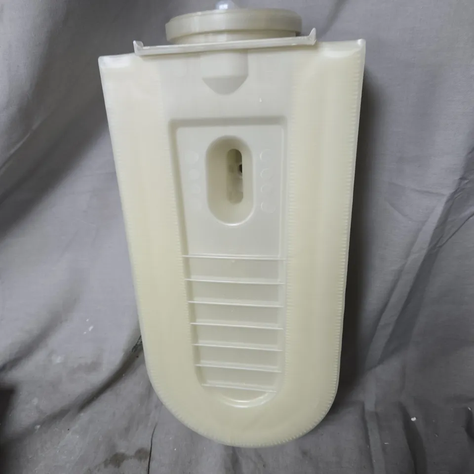 MAHLE LX 1686/1 AIR FILTER – BOXED; WHITE PLASTIC WASHER RESERVOIR 