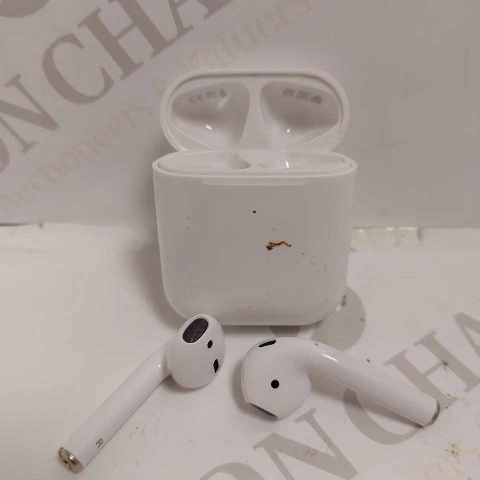 APPLE AIRPODS - 2ND GENERATION