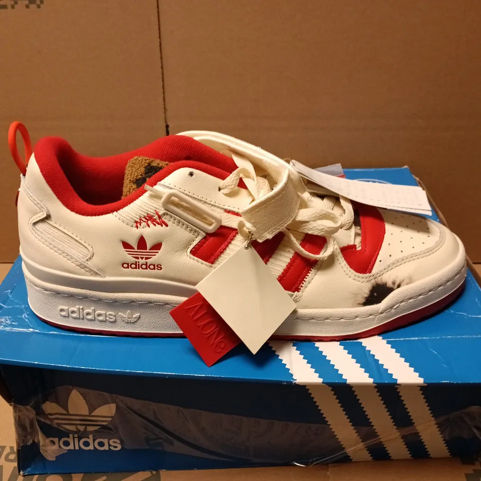 BOXED PAIR OF ADIDAS FORUM HOME ALONE TRAINERS IN WHITE - UK 11