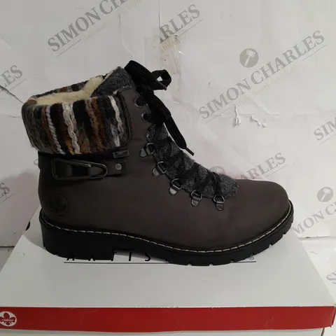 BOXED RIEKER MULTI CUFF HIKING BOOTS, GREY/NAVY - SIZE 6.5