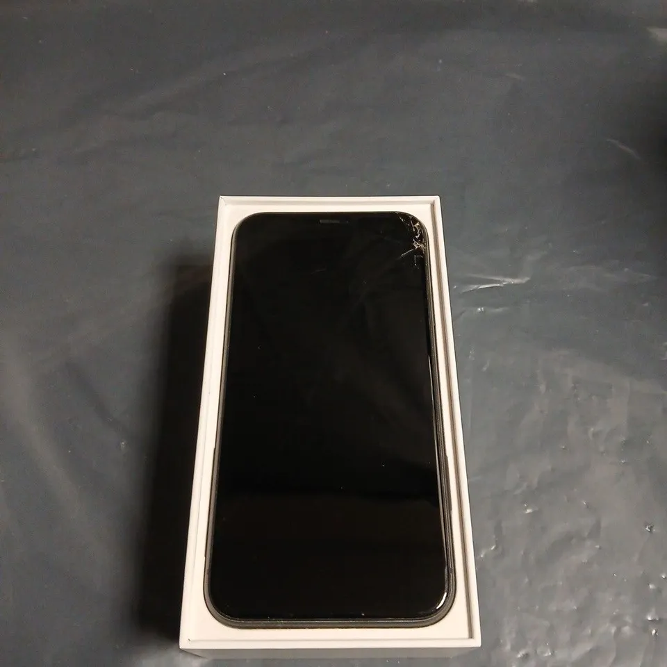 APPLE IPHONE 11 - BLACK (BOXED )