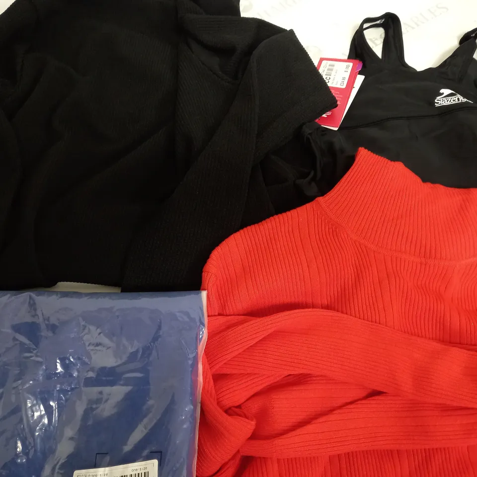 BOX OF APPROXIMATELY 25 ASSORTED CLOTHING ITEMS TO INCUDE - DRESS , SWIMMING COSTUME , JUMPER ETC