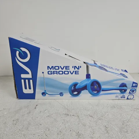 BOXED EVO MOVE 'N' GROOVE SCOOTER