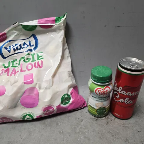 APPROXIMATELY 12 ASSORTED FOOD & DRINK ITEMS TO INCLUDE - SALAAM COLA , COW  & GATE INFANT MILK , VIDAL VEGGIE MALLOW 