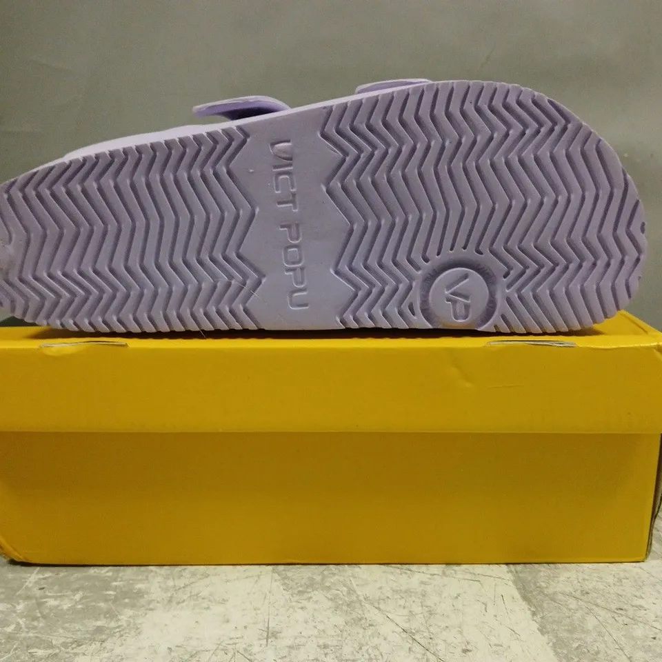 BOXED PAIR OF VICT POPU OPEN TOE SANDALS IN LILAC SIZE EU 39