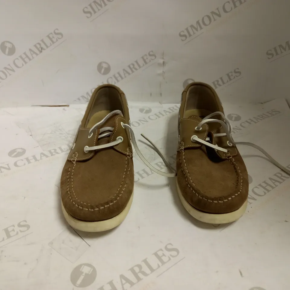 LA REDOUTE BEIGE BOAT SHOES SIZE 38 