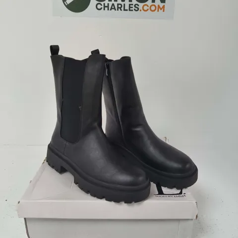 BOXED PAIR OF KASIA BLACK CHELSEA BOOTS, UK 7