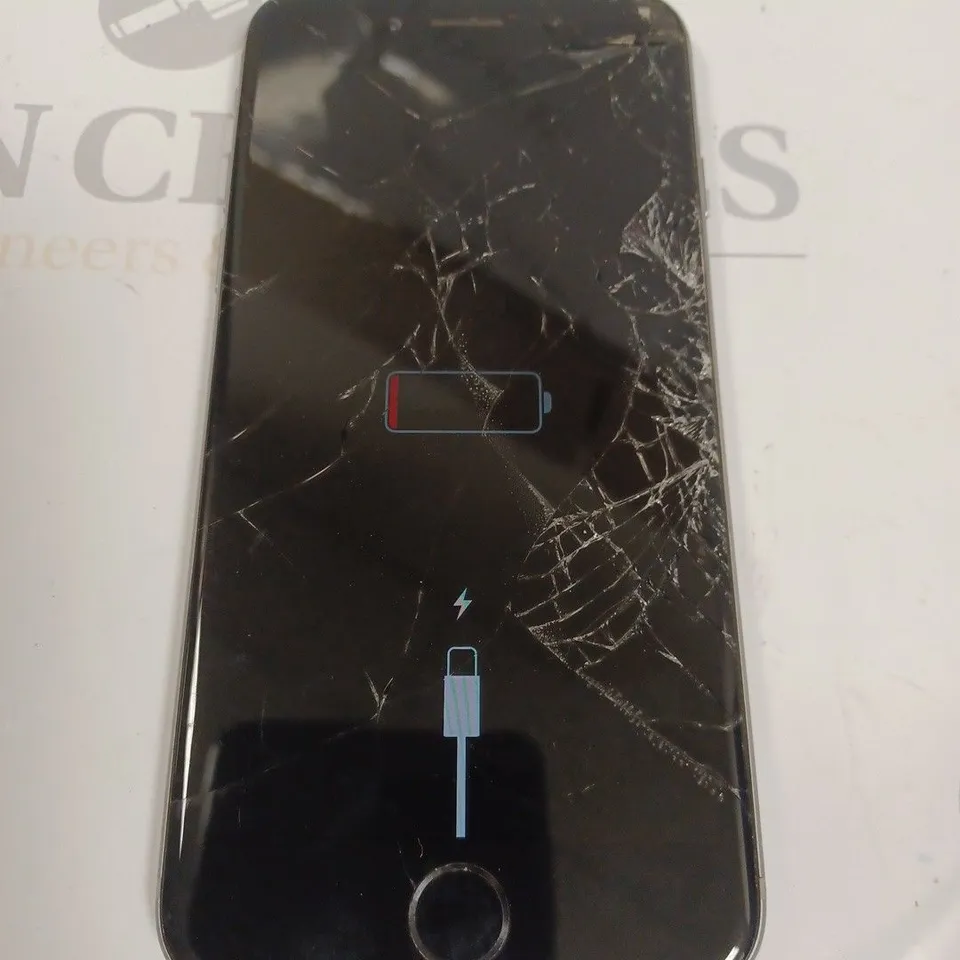 UNBOXED APPLE IPHONE MOBILE PHONE - A1586
