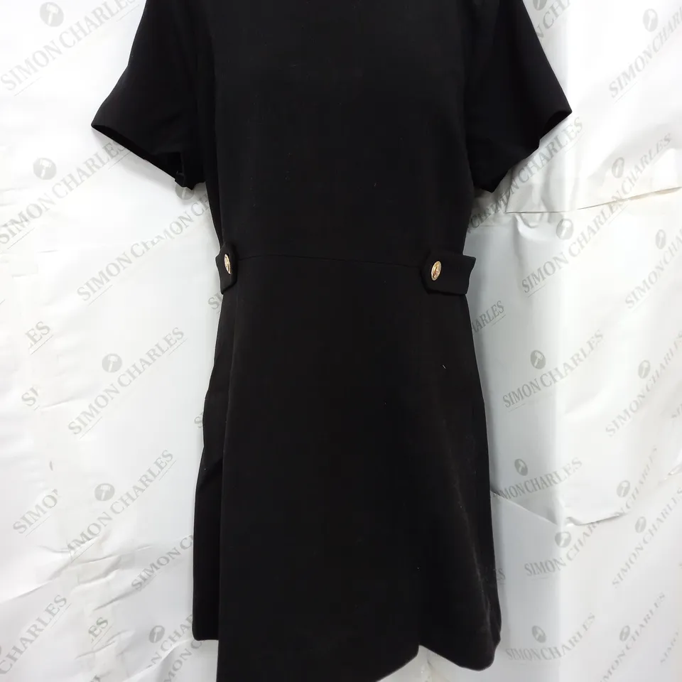 KAREN MILLEN COMPACT STRETCH WAIST TAB DETIAL MINI DRESS IN BLACK - SIZE 16