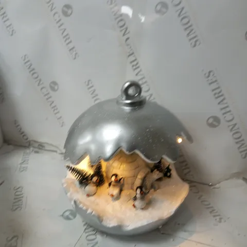 BOXED SANTA EXPRESS CHRISTMAS DETAILED BAUBLE DECORATION