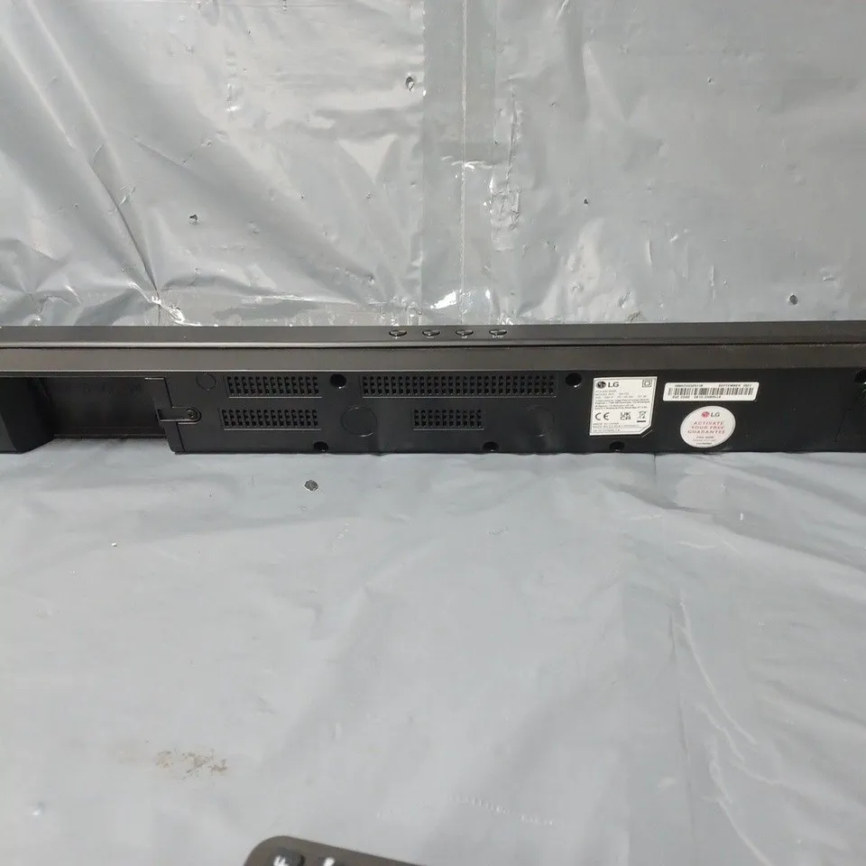 LG SOUND BAR WITH REMOTE CONTROL