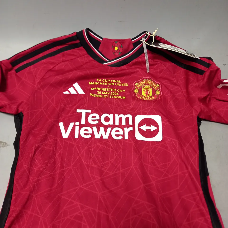 ADIDAS MANCHESTER UNITED FOOTBALL SHIRT - 11-12 YEARS