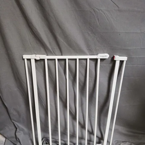 BOXED CUGGL LITTLE STEPS SLIM FIT SAFETY GATE IN WHITE 