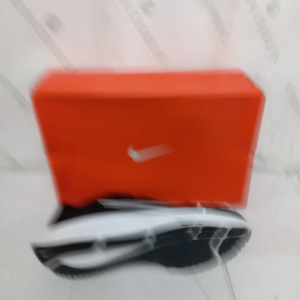 BOXED PAIR OF NIKE AIR ZOOM PEGASUS 38 FLYEASE UK 11.5